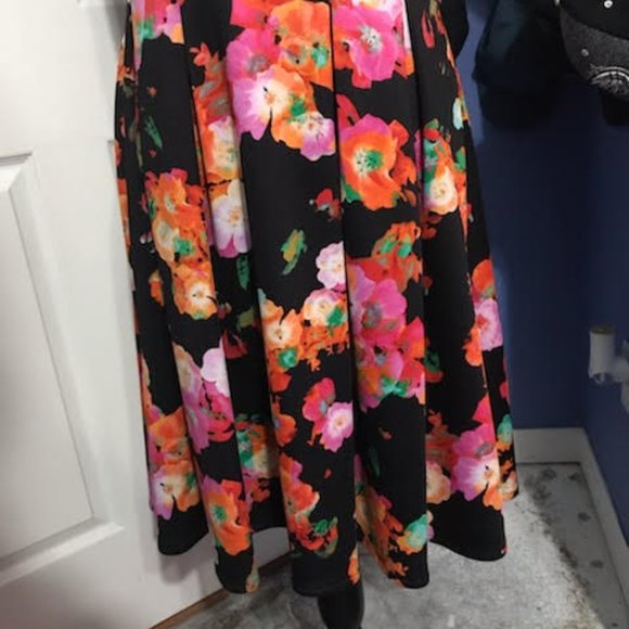 DRESS - Picture 4 of 5